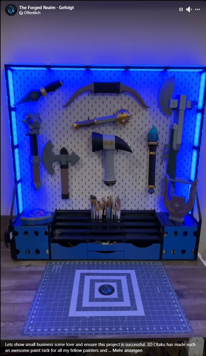 Von einem Kunden gedrucktes und aufgebautes Master Painter Farbregal